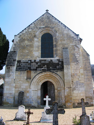  church of Cravant les Coteaux entrance