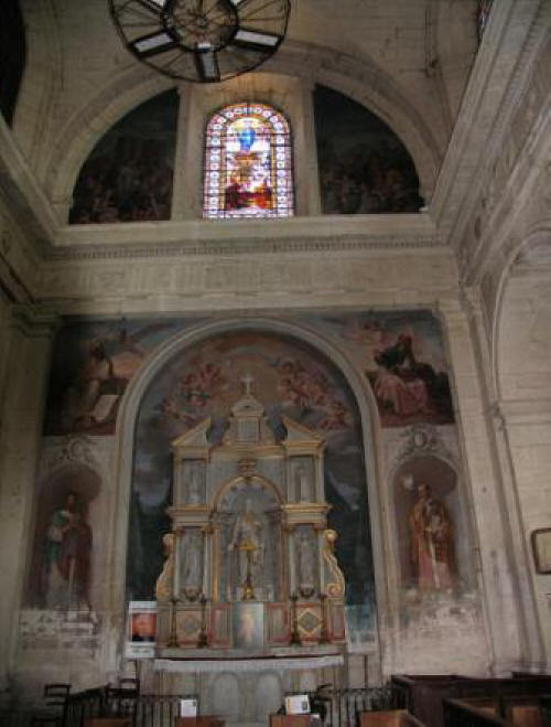 the altar decorations of the church of Notre Dame de Richelieu in the Loire Valley