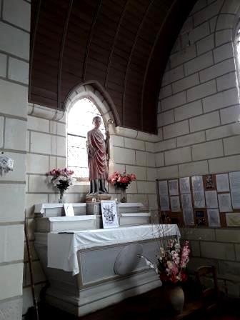 side chapel in Saint-Senoch church dedicated to the saint