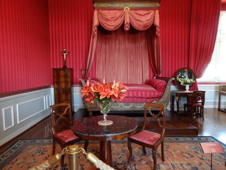 Daybed in salon at Chateau d'Amboise