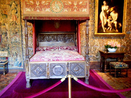 Bedroom of Catherine de Medici at Chateau de Chenonceau