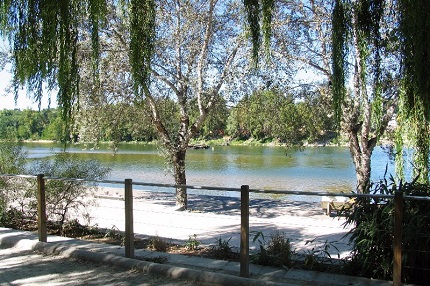  Loire riverbank near Pont Wilson in the city of Tours