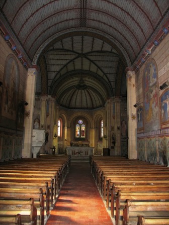 St.André-church-Villaines-les-Rochers nave