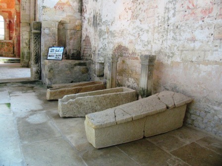  church of Cravant les Coteaux sarcophagi 