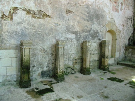  church of Cravant les Coteaux ancient pillars