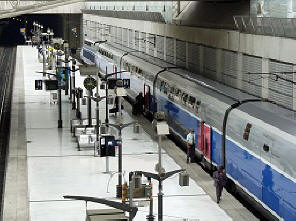 TGV boarding at CDG